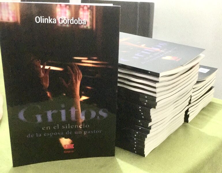 TAPA BLANDA:: “GRITOS EN EL SILENCIO.”